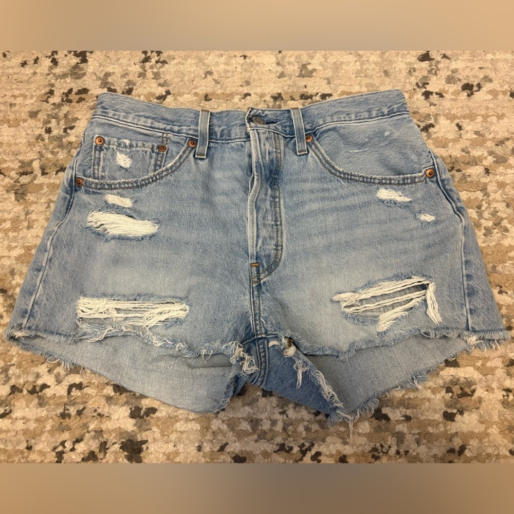 Light Denim Women’s Levi’s 501 Jean Shorts